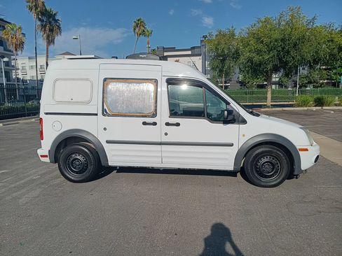 Used 2010 Ford Transit Connect XLT FWD image 4