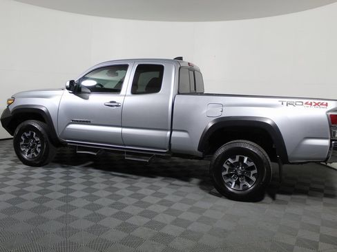 Used 2023 Toyota Tacoma TRD Off-Road image 5