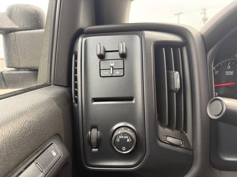 Used 2015 Chevrolet Silverado 3500 W/T image 21