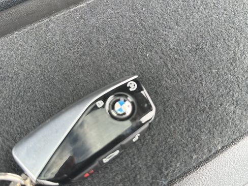 Used 2024 BMW X7 xDrive40i w/ M Sport Package AWD/4WD image 29