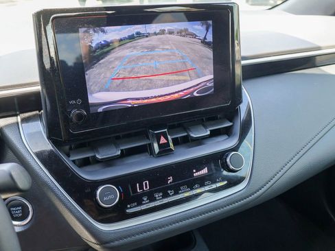 Used 2023 Toyota Corolla SE FWD image 4