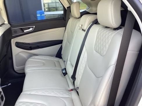 Used 2023 Ford Edge Titanium w/ Class II Trailer Tow Package AWD/4WD image 17