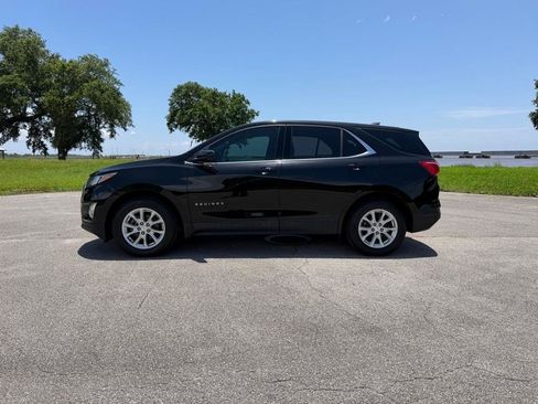 Used 2020 Chevrolet Equinox LT w/ Driver Convenience Package FWD image 2