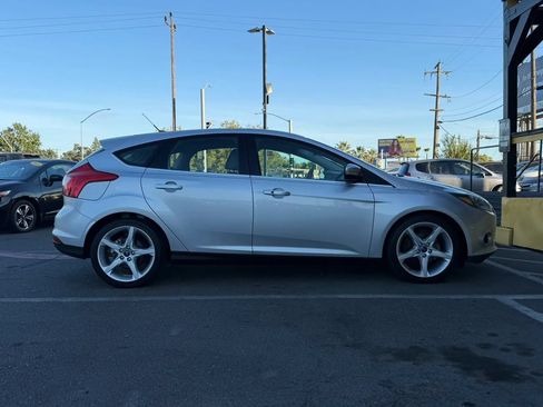 Used 2013 Ford Focus Titanium w/ Titanium Handling Pkg FWD image 4