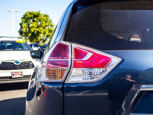 Used 2016 Nissan Rogue SL image 11
