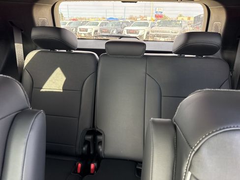 New 2026 Buick Enclave Preferred w/ Power Package FWD image 32