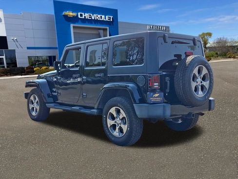 Used 2016 Jeep Wrangler Unlimited Sahara w/ Connectivity Group AWD/4WD image 24