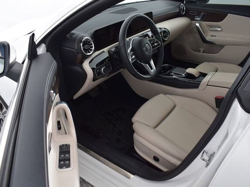 Used 2023 Mercedes-Benz CLA 250 4MATIC image 13