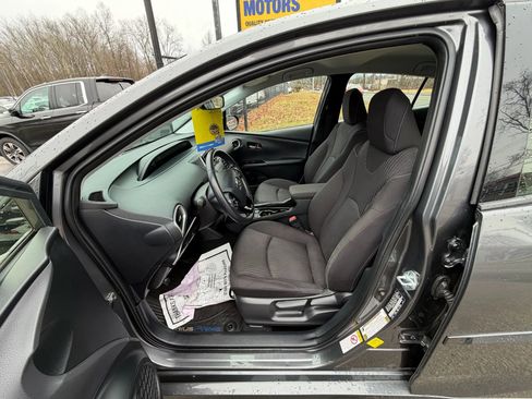 Used 2020 Toyota Prius Prime XLE image 10