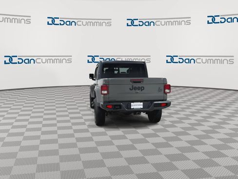 Used 2021 Jeep Gladiator Sport AWD/4WD image 8