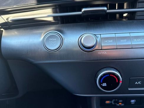 Certified 2024 Hyundai Kona SE image 33