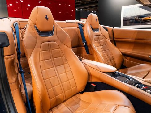 Used 2020 Ferrari Portofino image 46