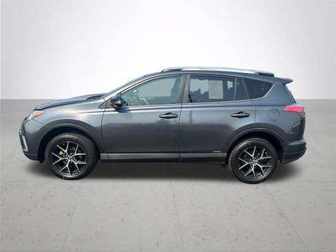 Used 2018 Toyota RAV4 SE AWD/4WD image 10
