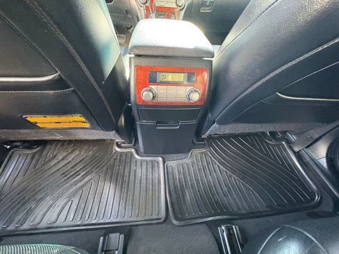 Used 2012 Toyota Highlander Limited w/ Tow Pkg AWD/4WD image 28