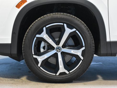New 2026 Volkswagen Tiguan SE AWD/4WD image 21