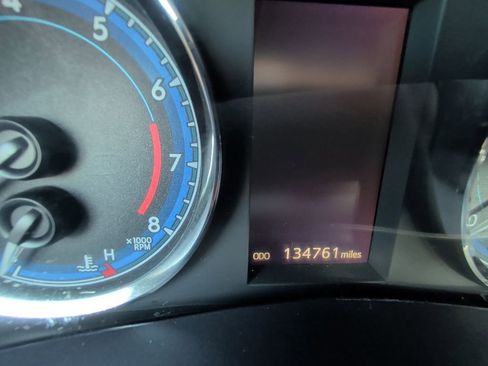 Used 2018 Toyota Corolla SE image 16