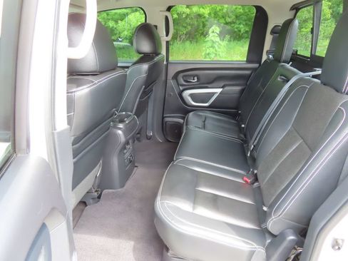 Used 2017 Nissan Titan PRO-4X w/ Pro-4x Convenience Package AWD/4WD image 30