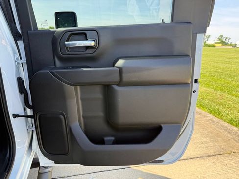 Used 2025 Chevrolet Silverado 2500 Custom w/ Custom Value Package AWD/4WD image 15