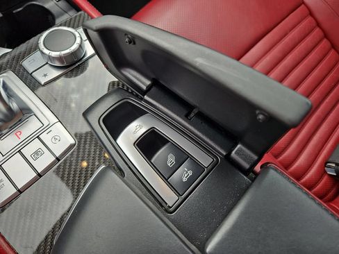 Used 2018 Mercedes-Benz SL 550 image 24