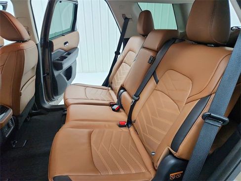 Used 2024 Nissan Pathfinder Platinum w/ Cargo Package image 35