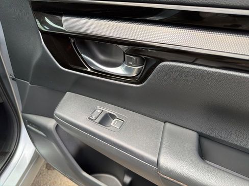 Used 2025 Honda CR-V Sport Touring image 18