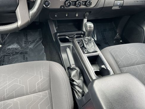 Used 2017 Toyota Tacoma TRD Off-Road w/ Tow Package image 21