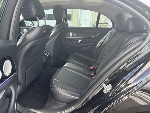 Used 2018 Mercedes-Benz E 300 E 300 image 33