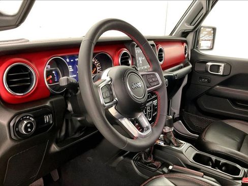 Used 2023 Jeep Gladiator Rubicon w/ Cold Weather Group image 16