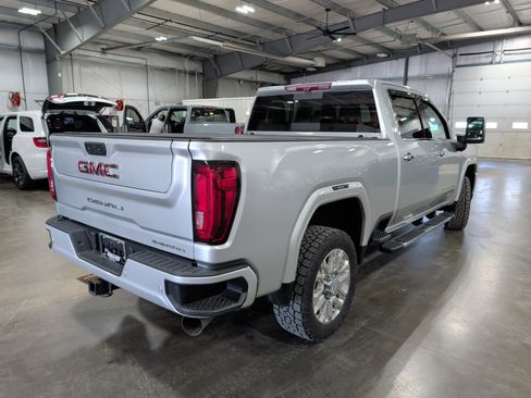 Used 2020 GMC Sierra 3500 Denali w/ Denali Ultimate Package AWD/4WD image 3