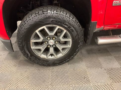 Used 2015 GMC Canyon SLE w/ All-Terrain Package image 14