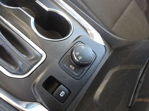 Used 2020 Chevrolet Traverse LS image 31