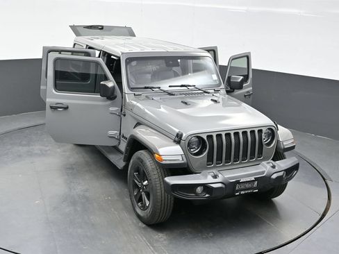 Used 2023 Jeep Wrangler Unlimited Sahara AWD/4WD image 42