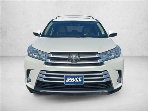 Used 2018 Toyota Highlander XLE AWD/4WD image 2