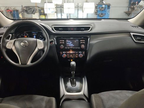 Used 2015 Nissan Rogue SV AWD/4WD image 18