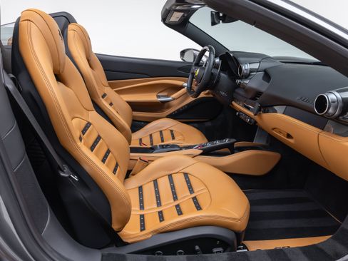 Certified 2022 Ferrari F8 Tributo RWD image 48