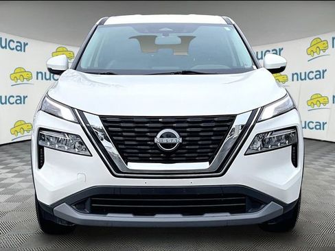Used 2022 Nissan Rogue SV image 3