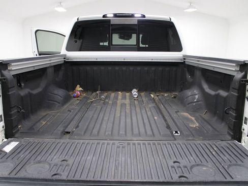 Used 2020 Nissan Titan PRO-4X w/ Pro-4x Convenience Package AWD/4WD image 15