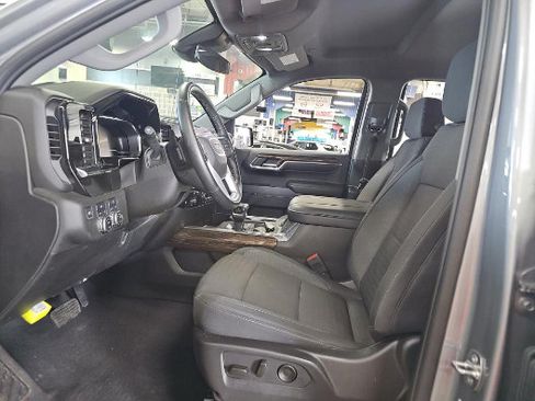 Used 2024 GMC Sierra 1500 Elevation w/ Preferred Package AWD/4WD image 3