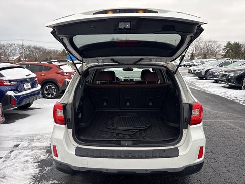 Used 2017 Subaru Outback 2.5i Touring w/ Popular Package #5A image 8