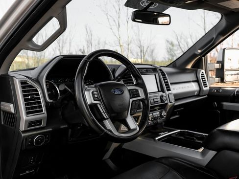 Used 2017 Ford F250 Lariat w/ FX4 Off-Road Package image 3