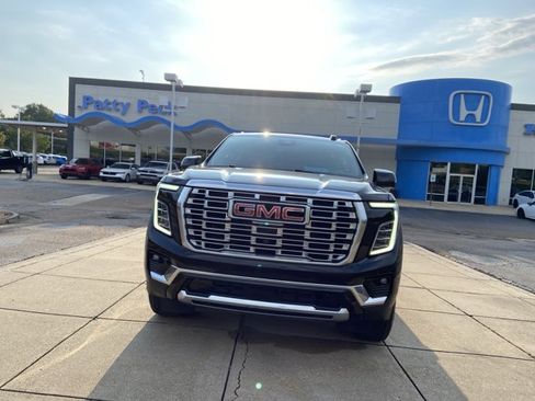 Used 2025 GMC Yukon Denali RWD image 3