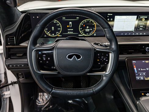 Used 2025 INFINITI QX80 Autograph w/ Autograph Exterior Package image 14