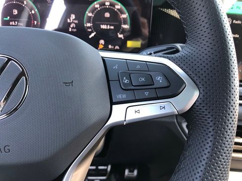 New 2026 Volkswagen Tiguan SE R-Line AWD/4WD image 23
