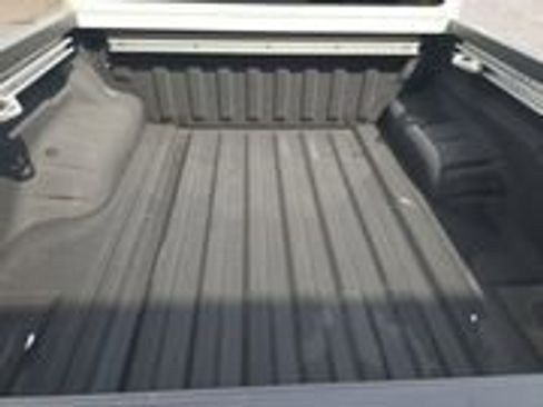 Used 2025 Nissan Frontier SV w/ SV Convenience Package RWD image 10