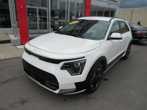 Used 2024 Kia Niro Wind FWD image 2