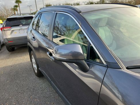 Used 2021 Toyota RAV4 XLE image 10