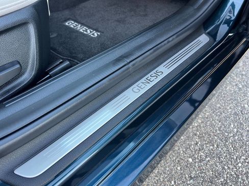 Used 2025 Genesis G70 2.5T image 23