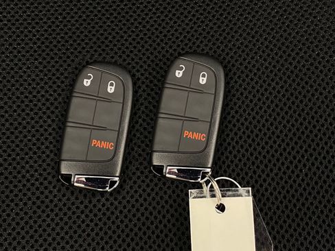 Used 2024 Jeep Compass Trailhawk image 9