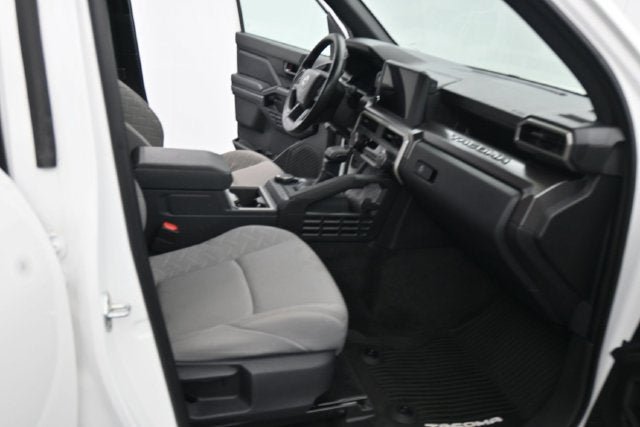 Used 2024 Toyota Tacoma SR5 AWD/4WD image 15