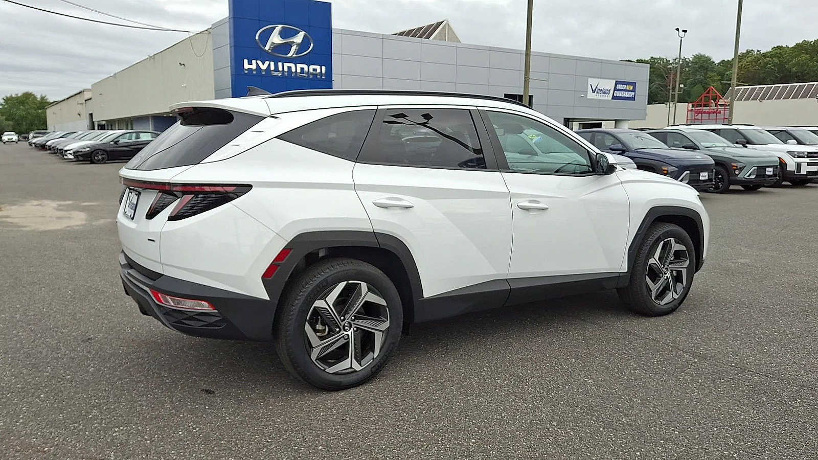 Certified 2024 Hyundai Tucson SEL w/ Convenience Package AWD/4WD image 8